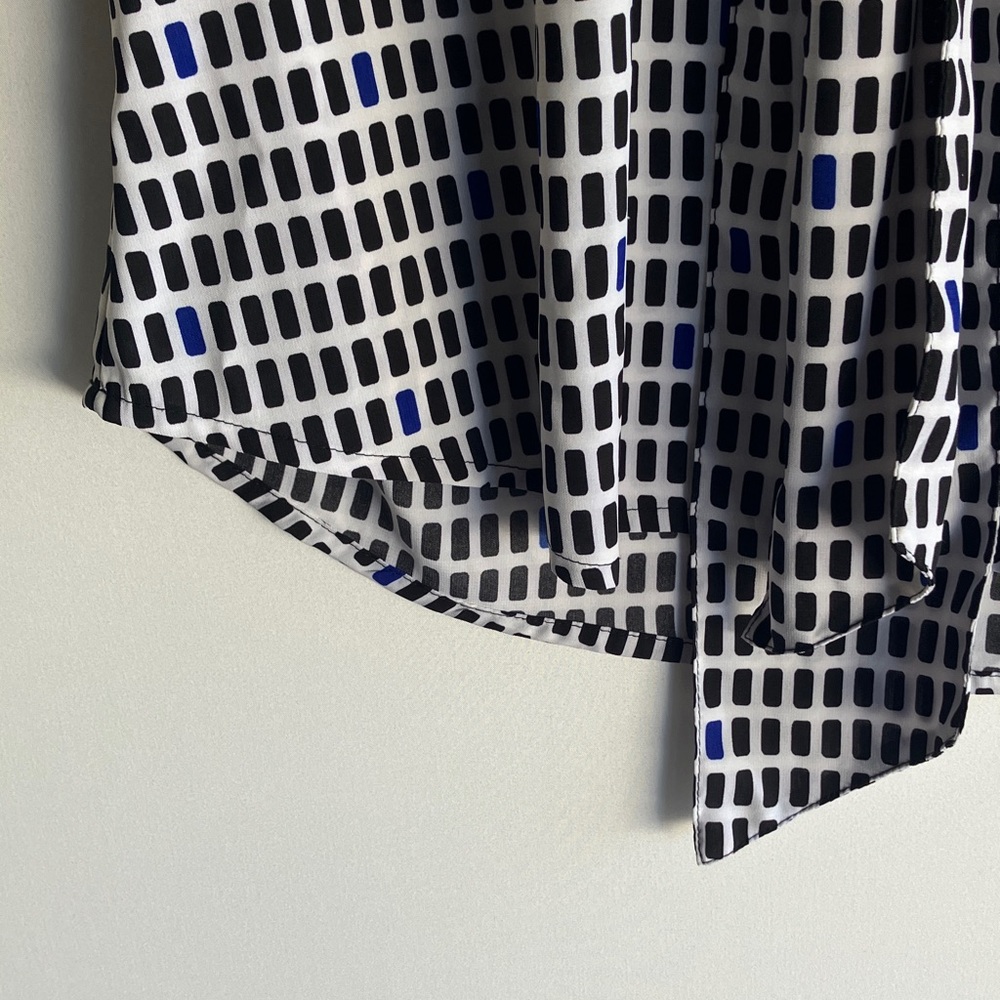 Calvin Klein Black and White Geometric Blouse - Picture 5 of 7